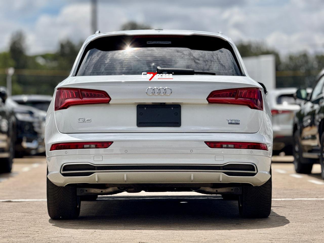 AUDI Q5 TFSI  S-LINE QUATTRO thumbnail 4