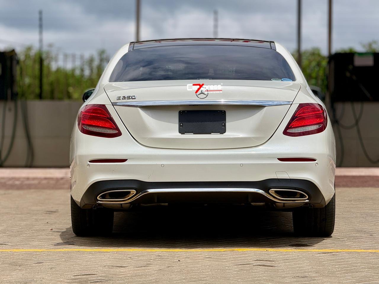 MERCEDES BENZ E250 W213 thumbnail 4