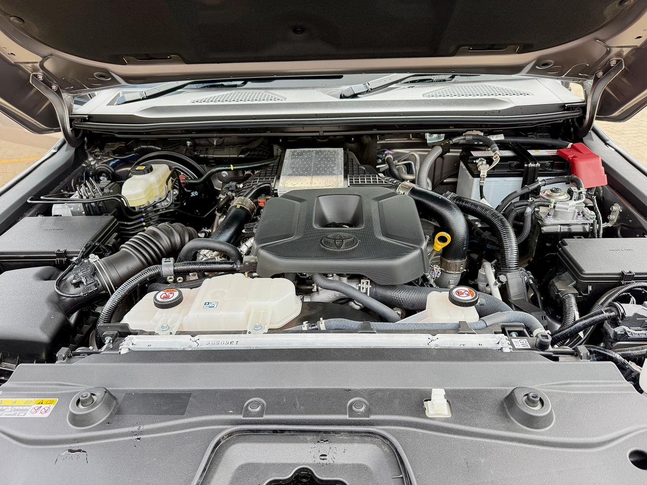 TOYOTA LAND CRUISER PRADO J250 thumbnail 23