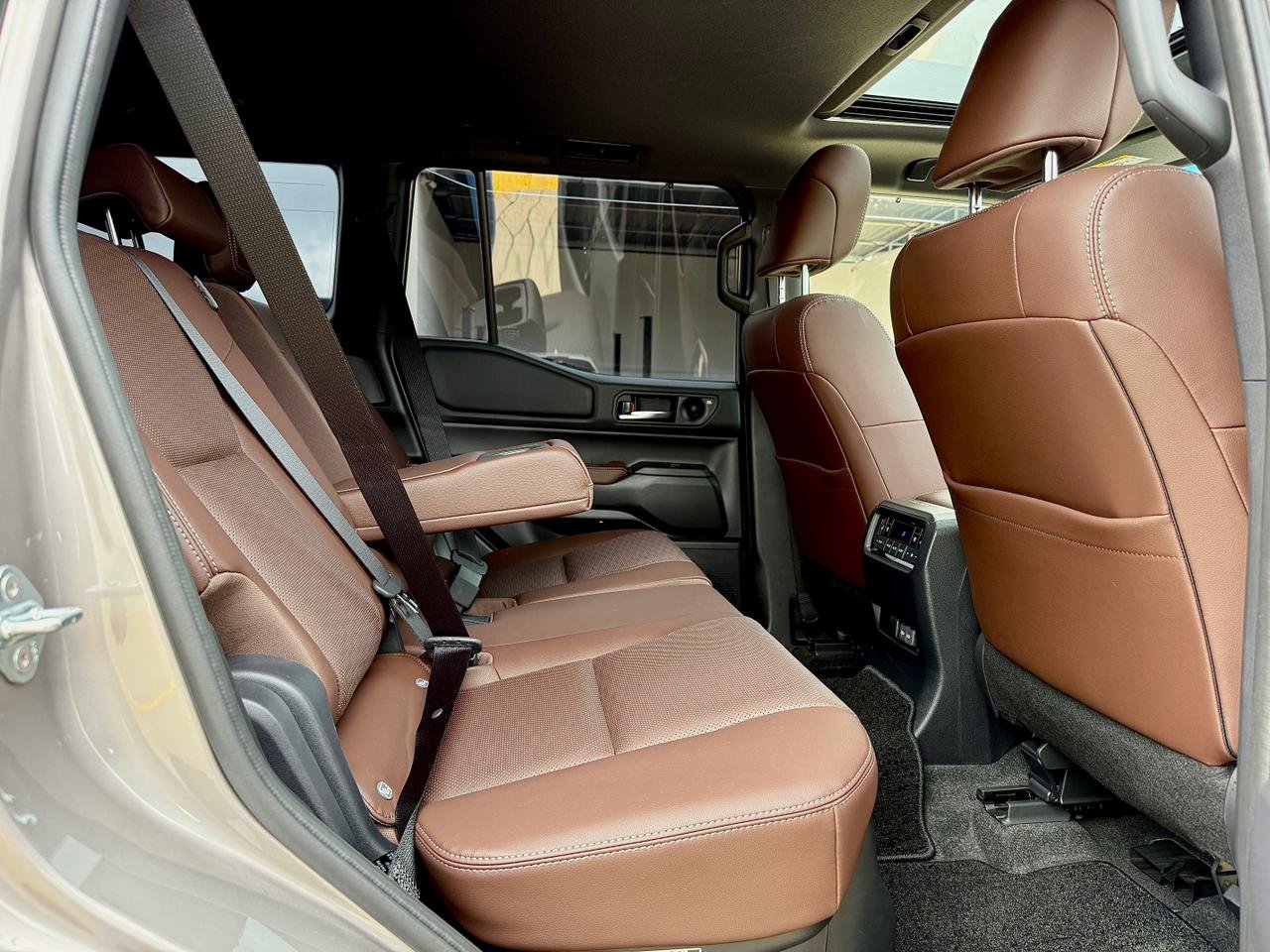 TOYOTA LAND CRUISER PRADO J250 thumbnail 17
