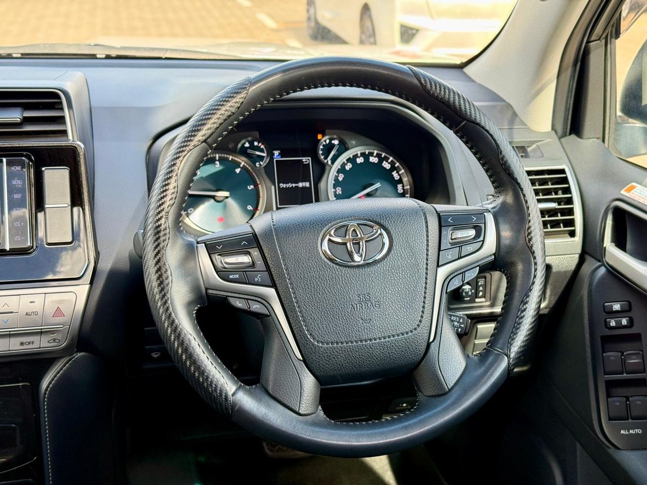 TOYOTA LAND CRUISER PRADO TXL thumbnail 12