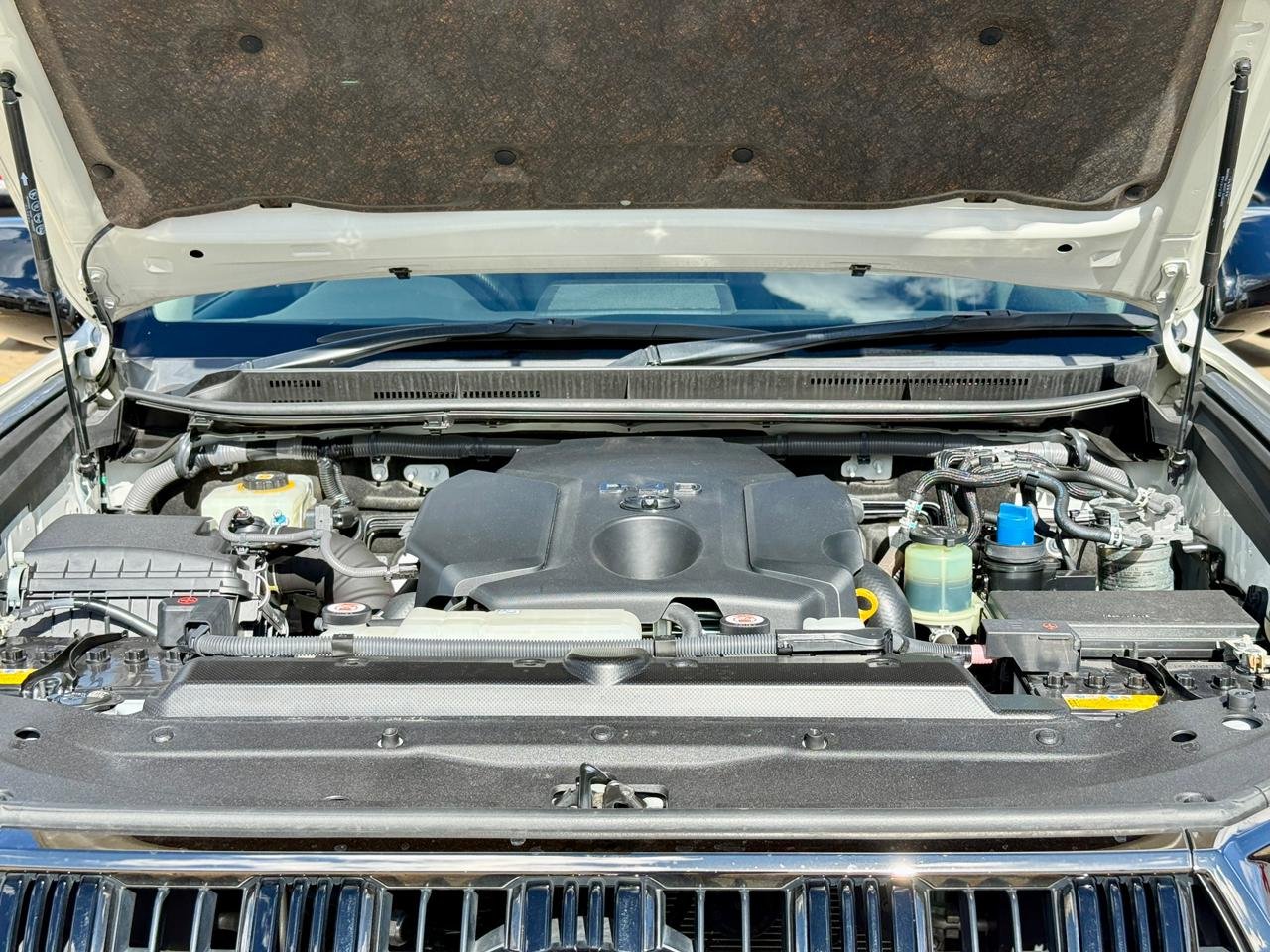 TOYOTA LAND CRUISER PRADO TXL thumbnail 16