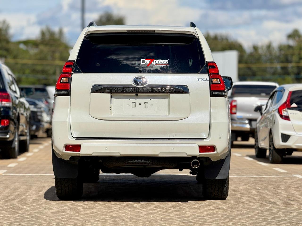 TOYOTA LAND CRUISER PRADO TXL thumbnail 4