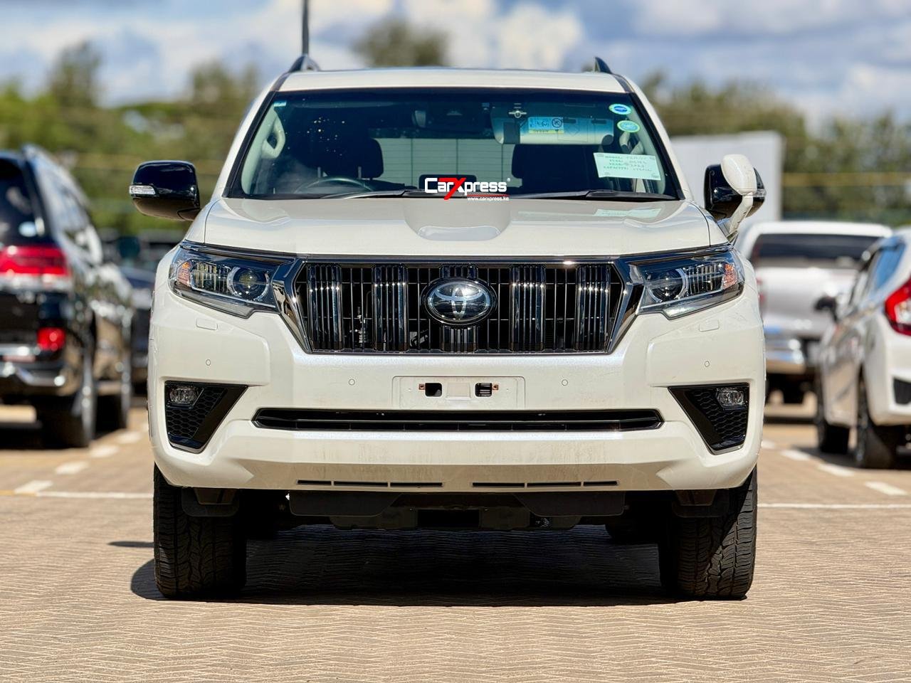 TOYOTA LAND CRUISER PRADO TXL thumbnail 3