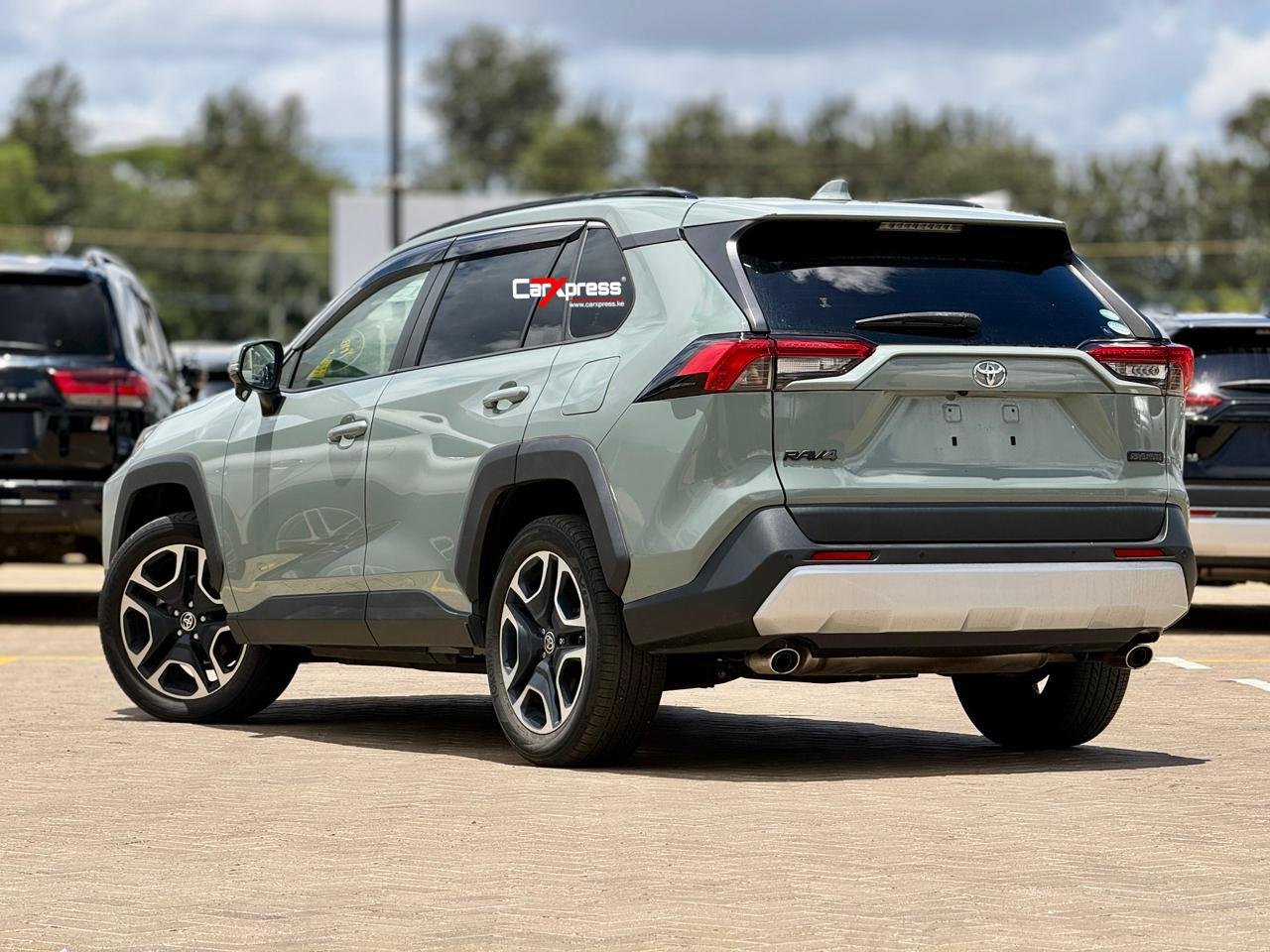 TOYOTA RAV 4 ADVENTURE thumbnail 6