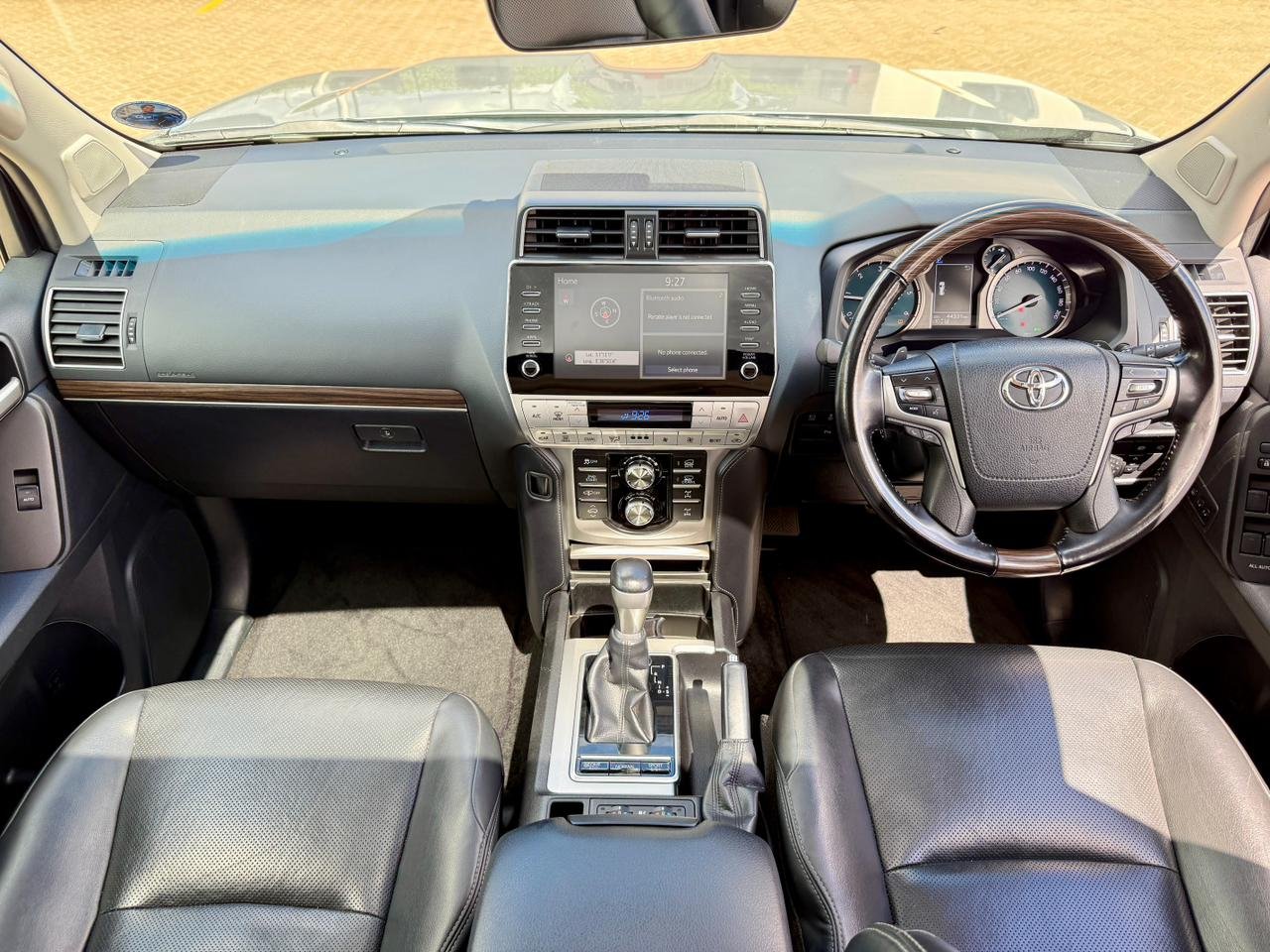 TOYOTA LAND CRUISER PRADO VXL thumbnail 9