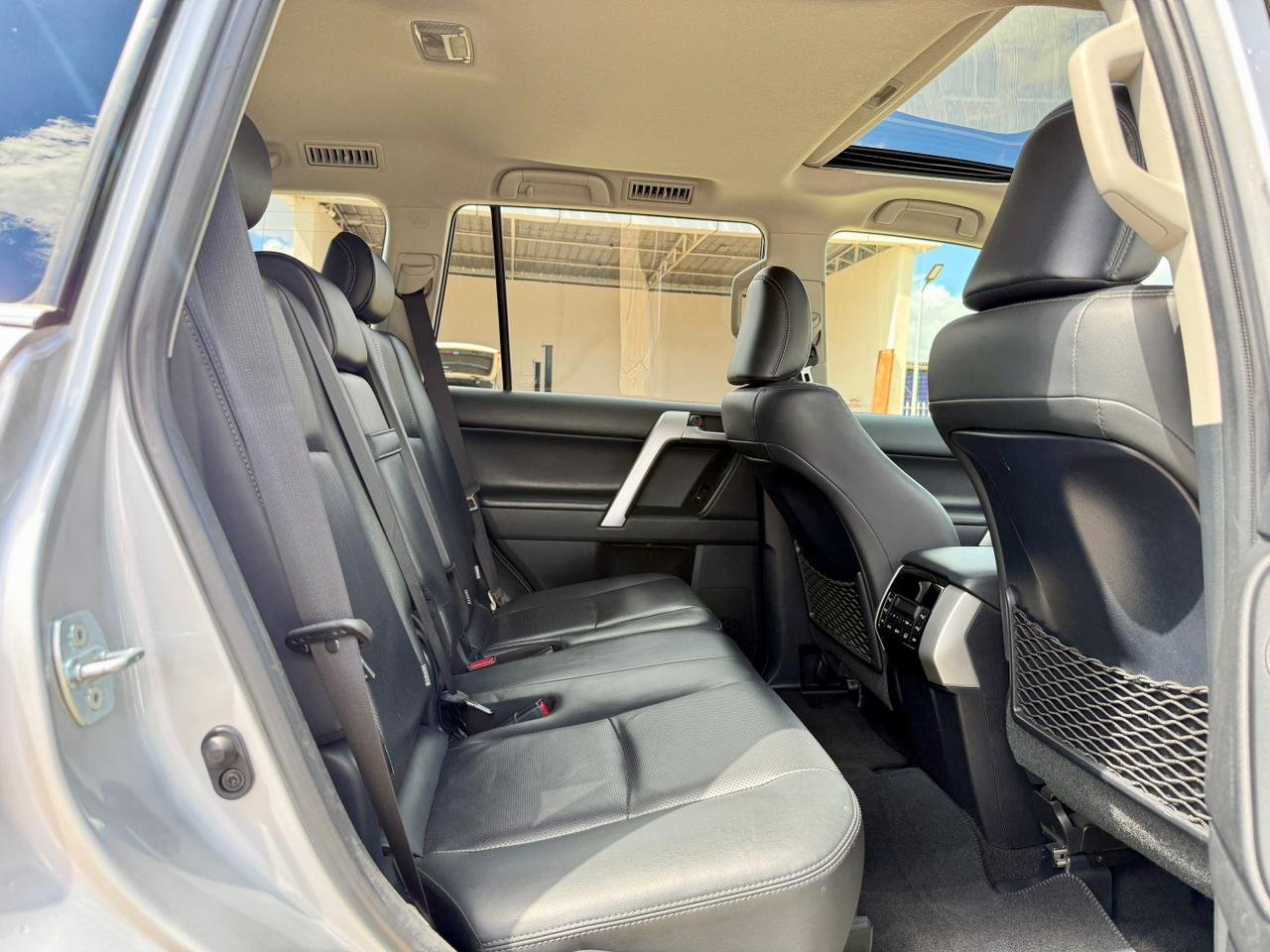 TOYOTA LAND CRUISER PRADO VXL thumbnail 15