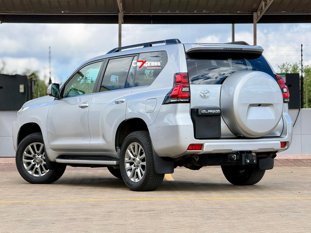 TOYOTA LAND CRUISER PRADO VXL thumbnail 2