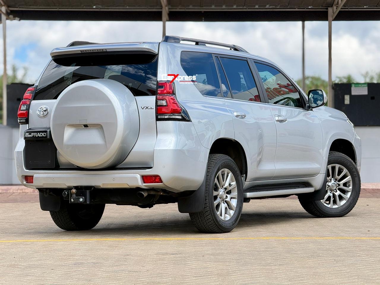 TOYOTA LAND CRUISER PRADO VXL thumbnail 6