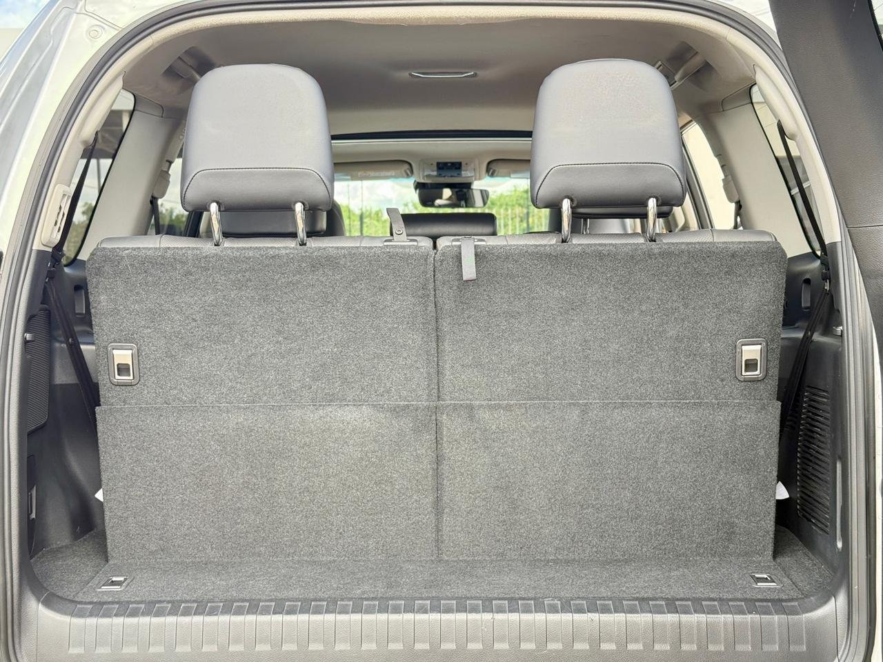 TOYOTA LAND CRUISER PRADO VXL thumbnail 20