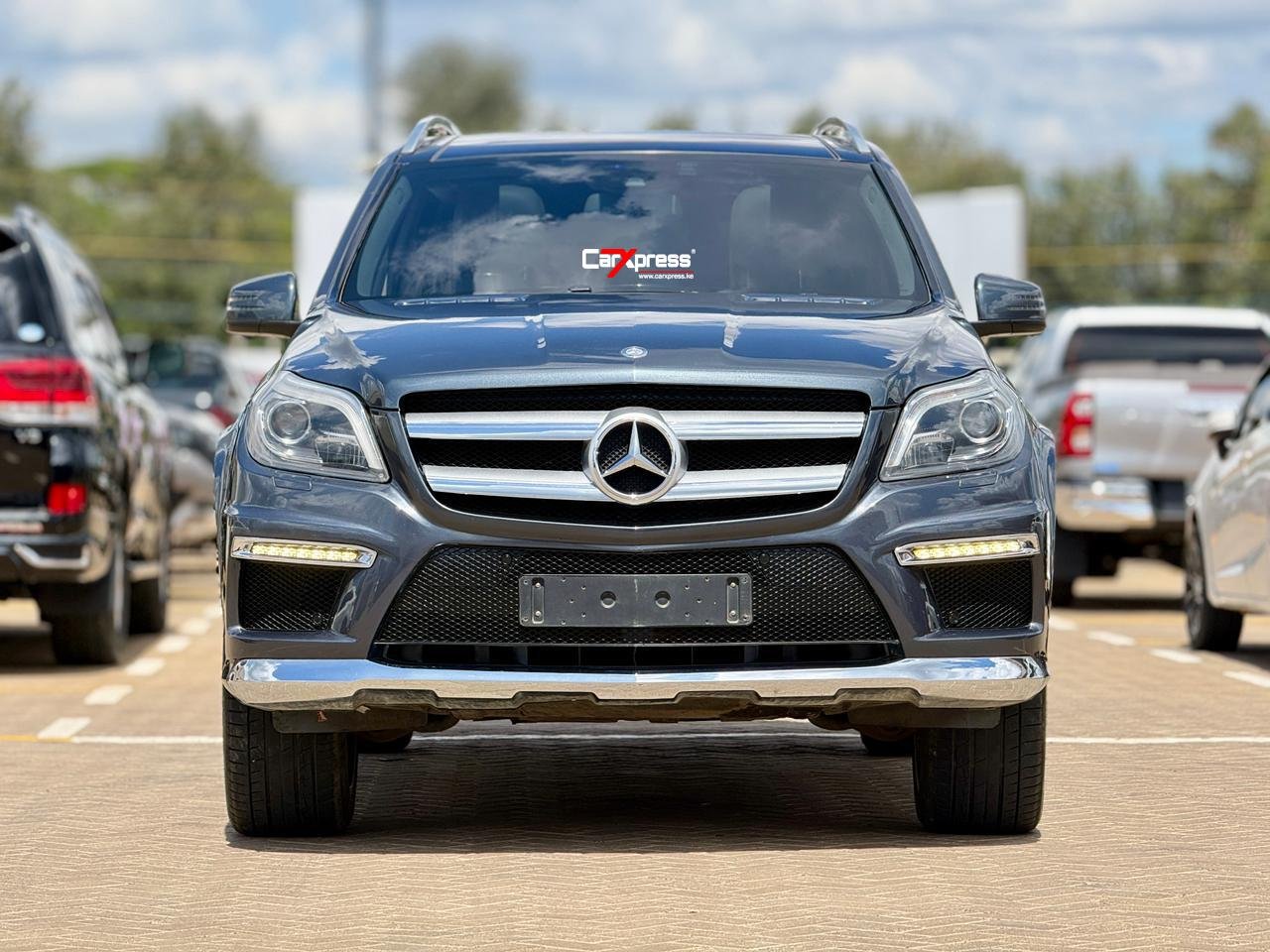 MERCEDES BENZ GLS 500 4MATIC thumbnail 3