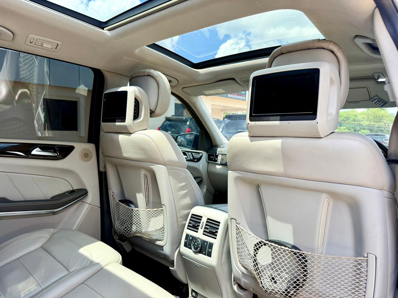 MERCEDES BENZ GLS 500 4MATIC thumbnail 14