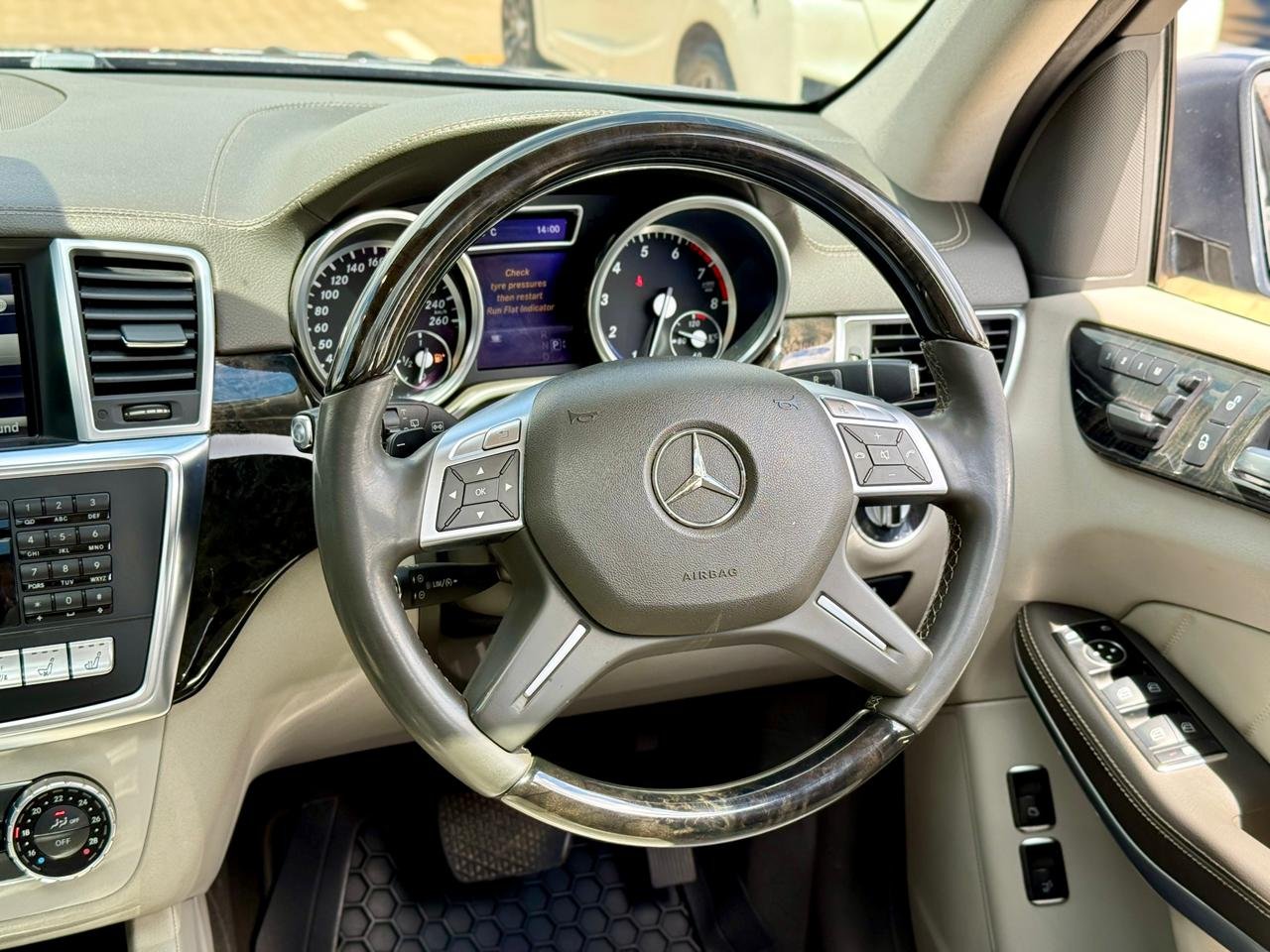 MERCEDES BENZ GLS 500 4MATIC thumbnail 10