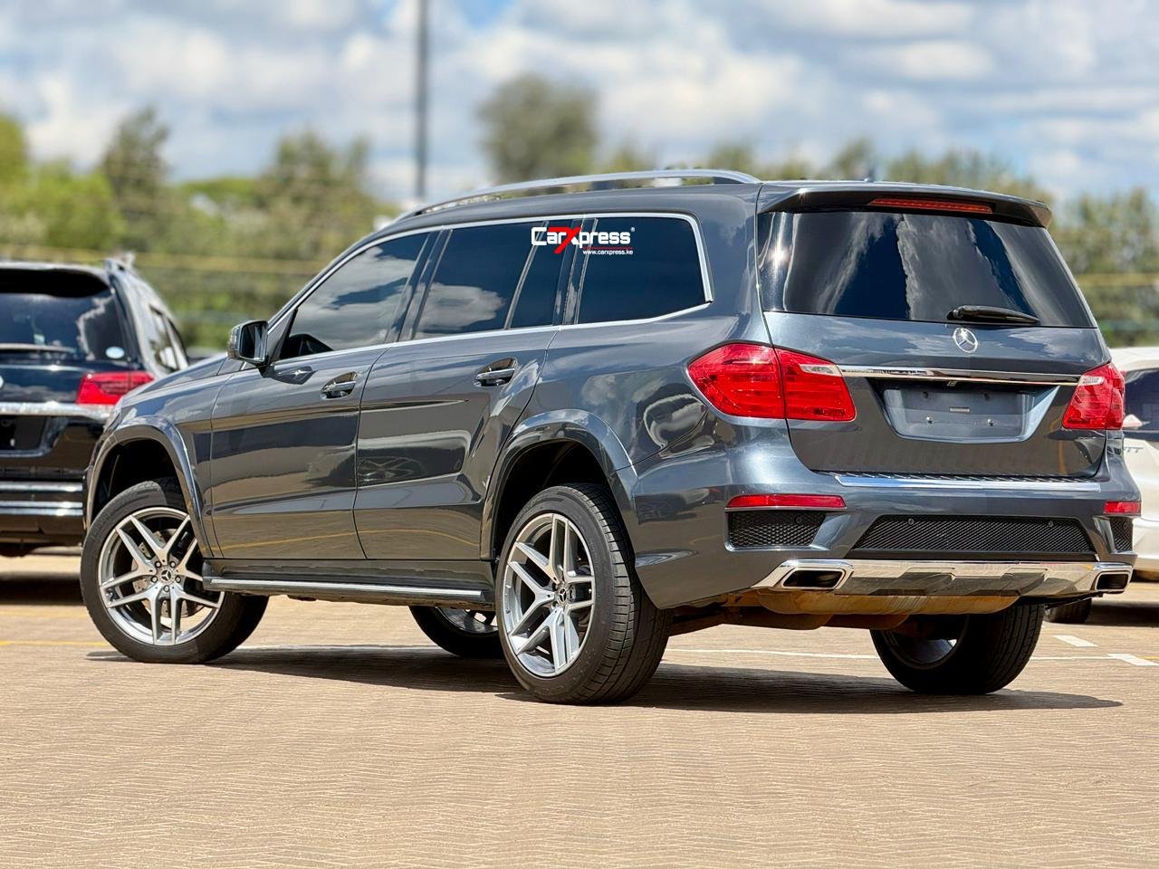 MERCEDES BENZ GLS 500 4MATIC thumbnail 2