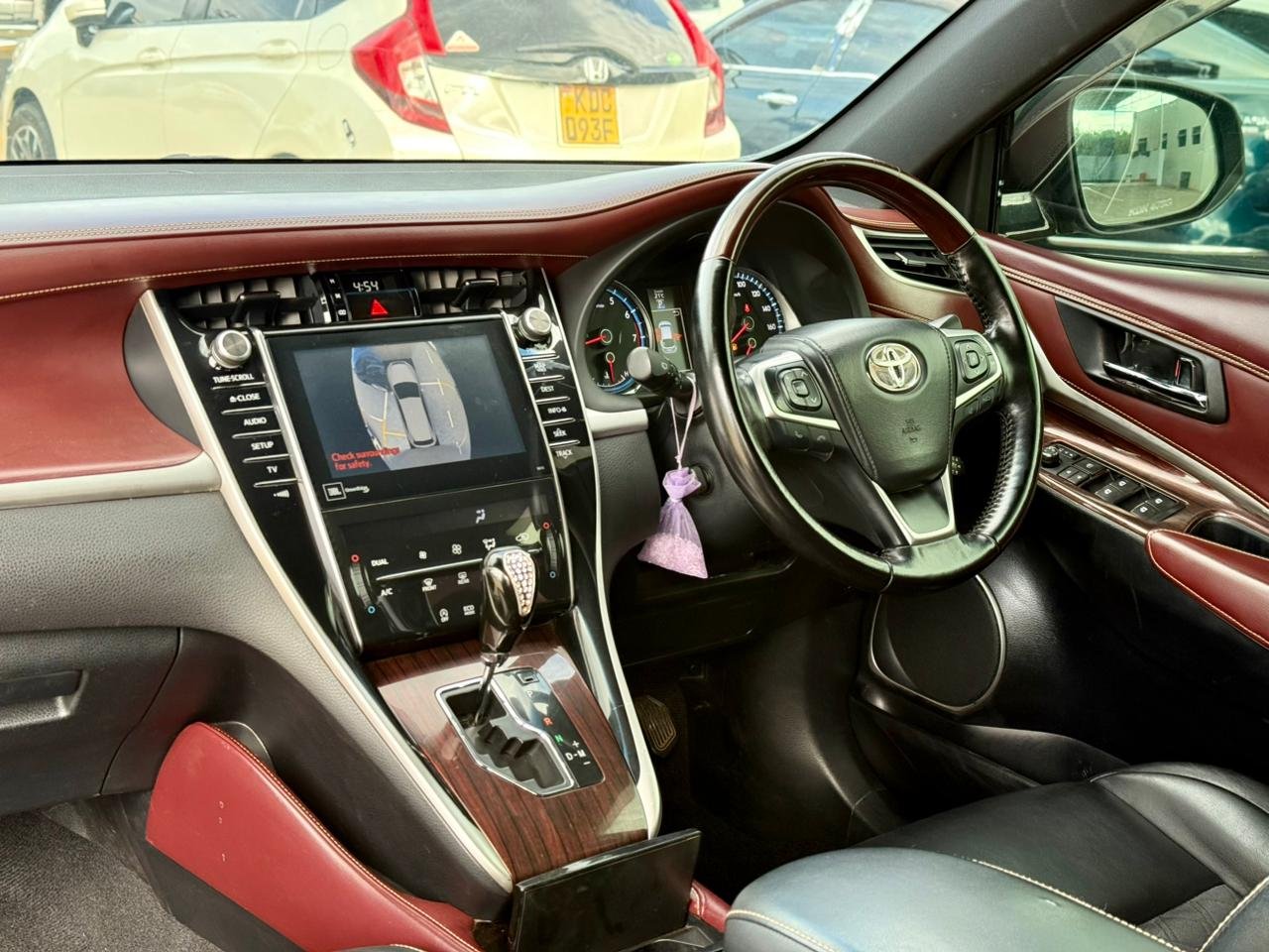 TOYOTA HARRIER thumbnail 13