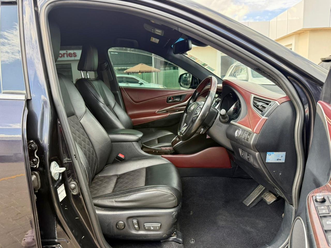 TOYOTA HARRIER thumbnail 7
