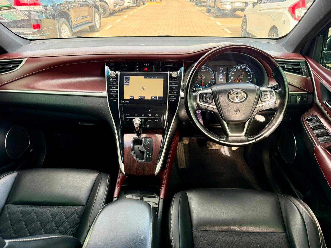 TOYOTA HARRIER thumbnail 9