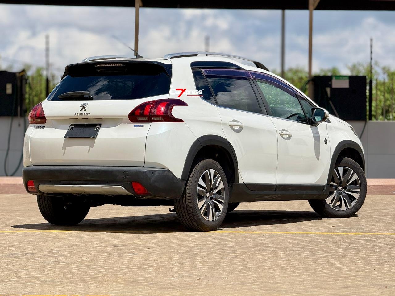 PEUGEOT 2008 CROSSWAY EDITION thumbnail 6