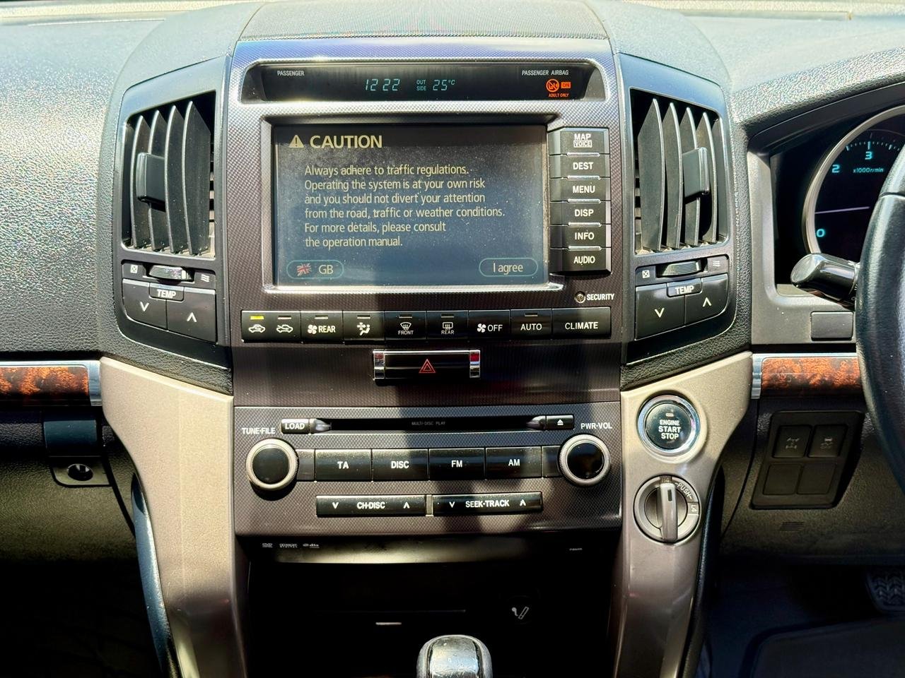 TOYOTA LAND CRUISER 200 SERIES thumbnail 10