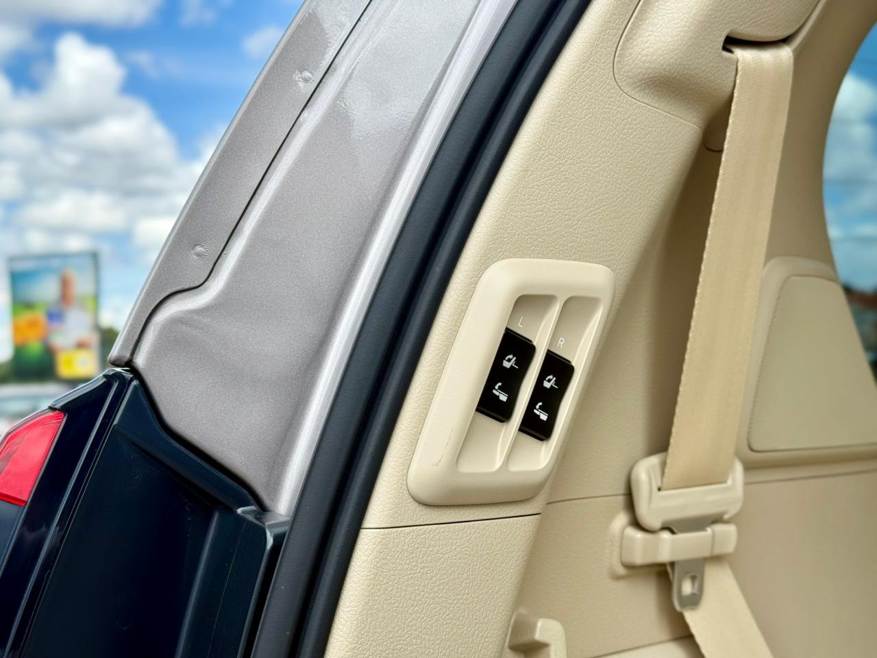 TOYOTA LAND CRUISER PRADO TXL thumbnail 16