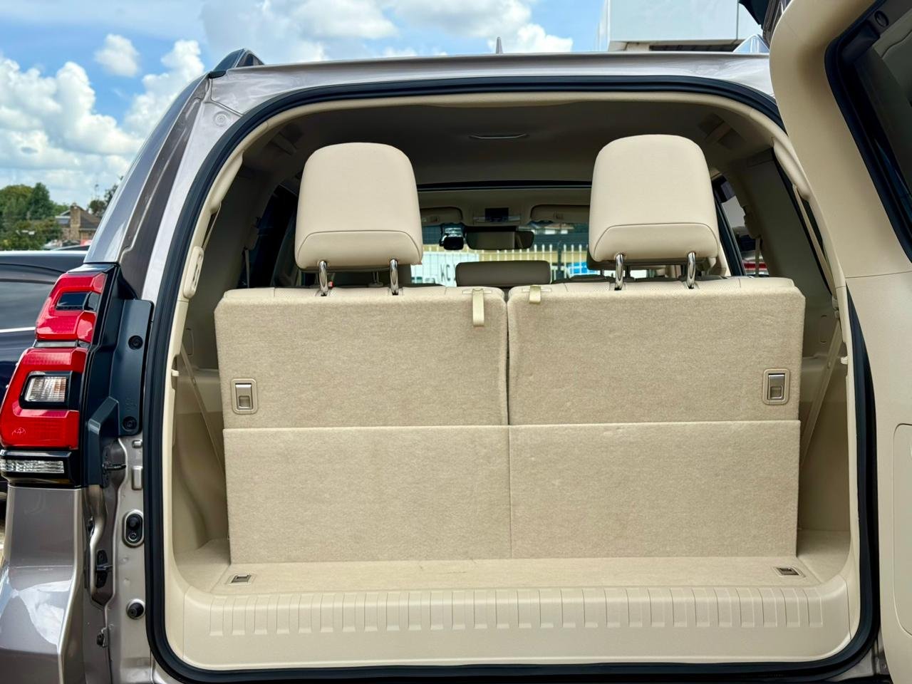 TOYOTA LAND CRUISER PRADO TXL thumbnail 15