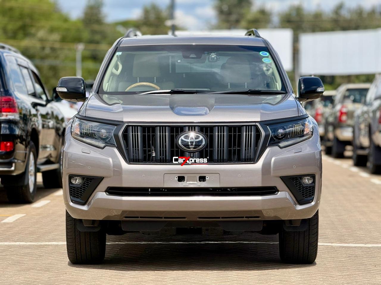 TOYOTA LAND CRUISER PRADO TXL thumbnail 3
