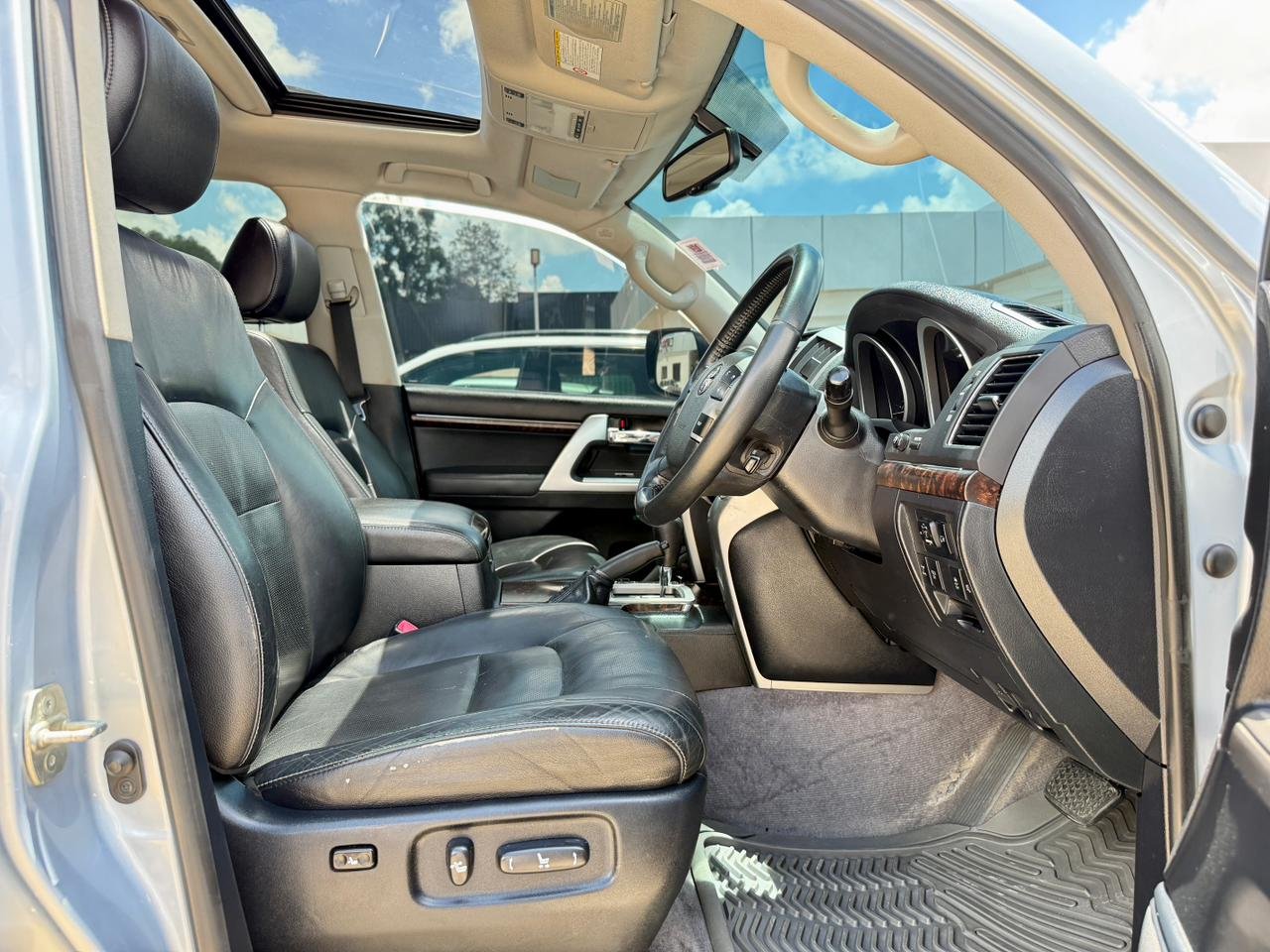 TOYOTA LANDCRUISER VX V8 thumbnail 8