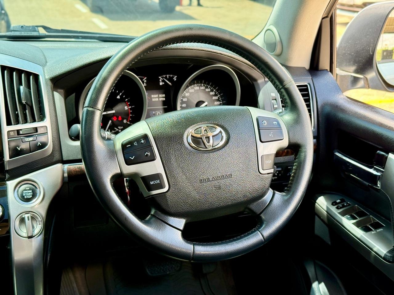 TOYOTA LANDCRUISER VX V8 thumbnail 13