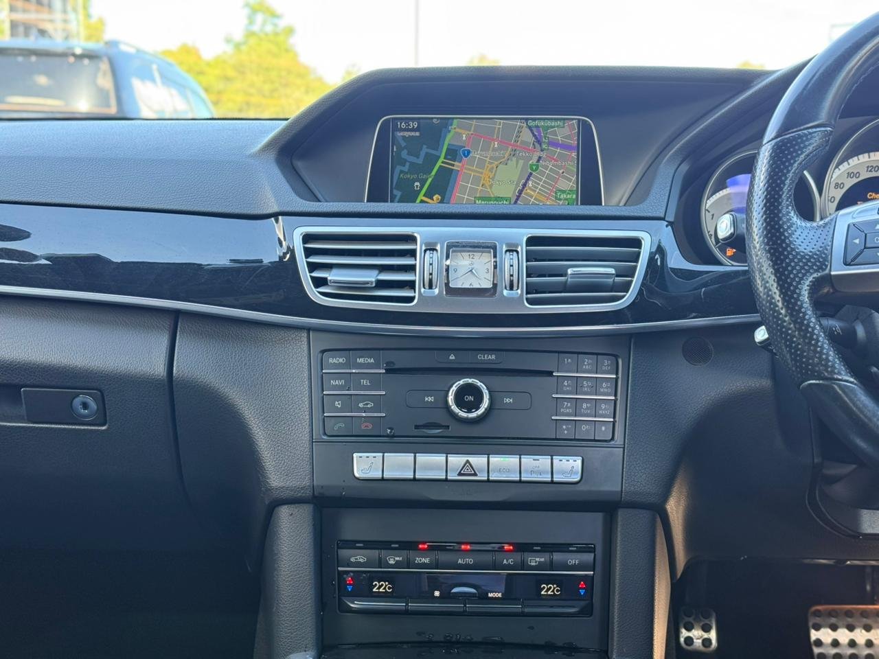 MERCEDES BENZ E250 thumbnail 9