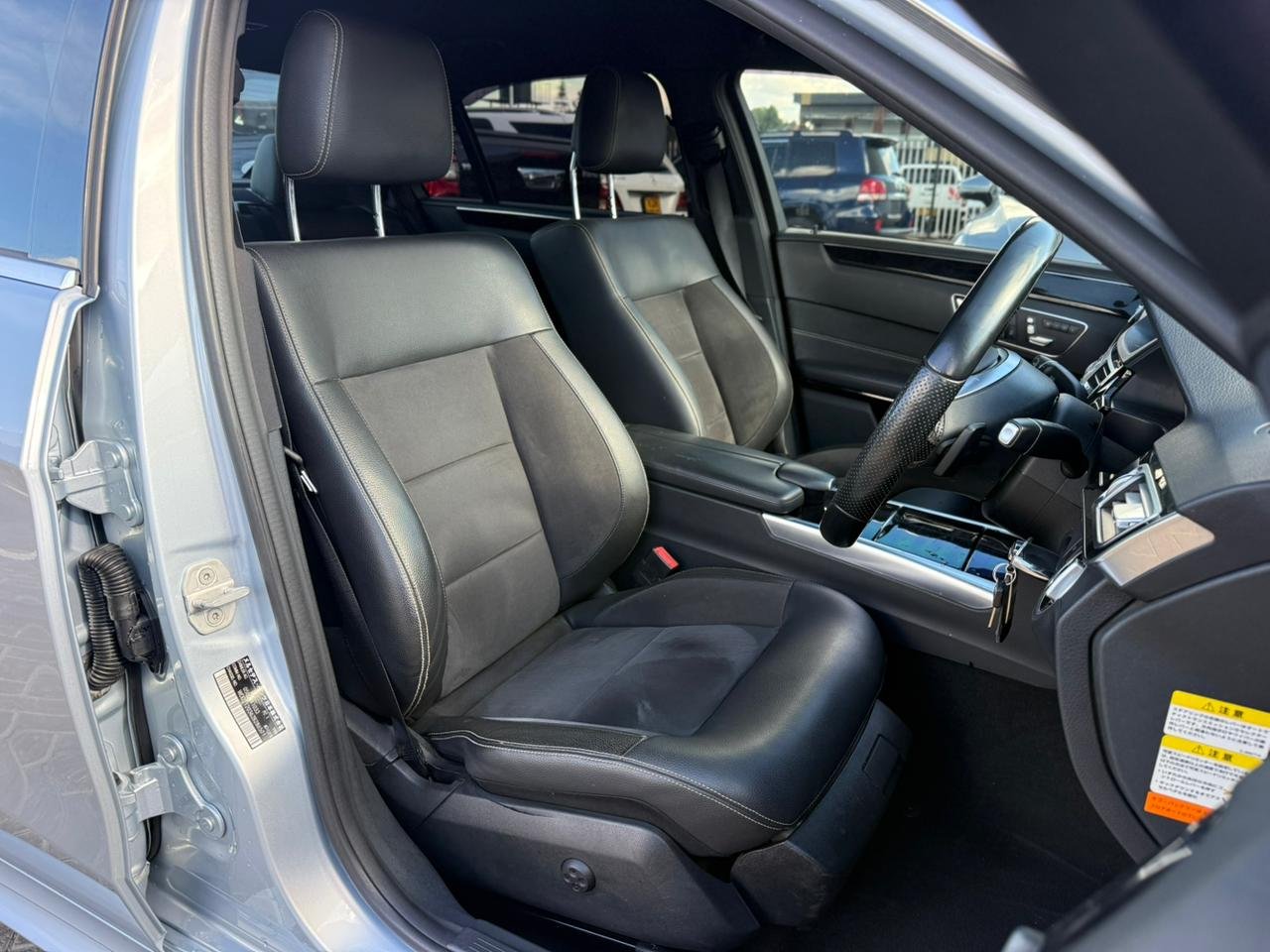 MERCEDES BENZ E250 thumbnail 7