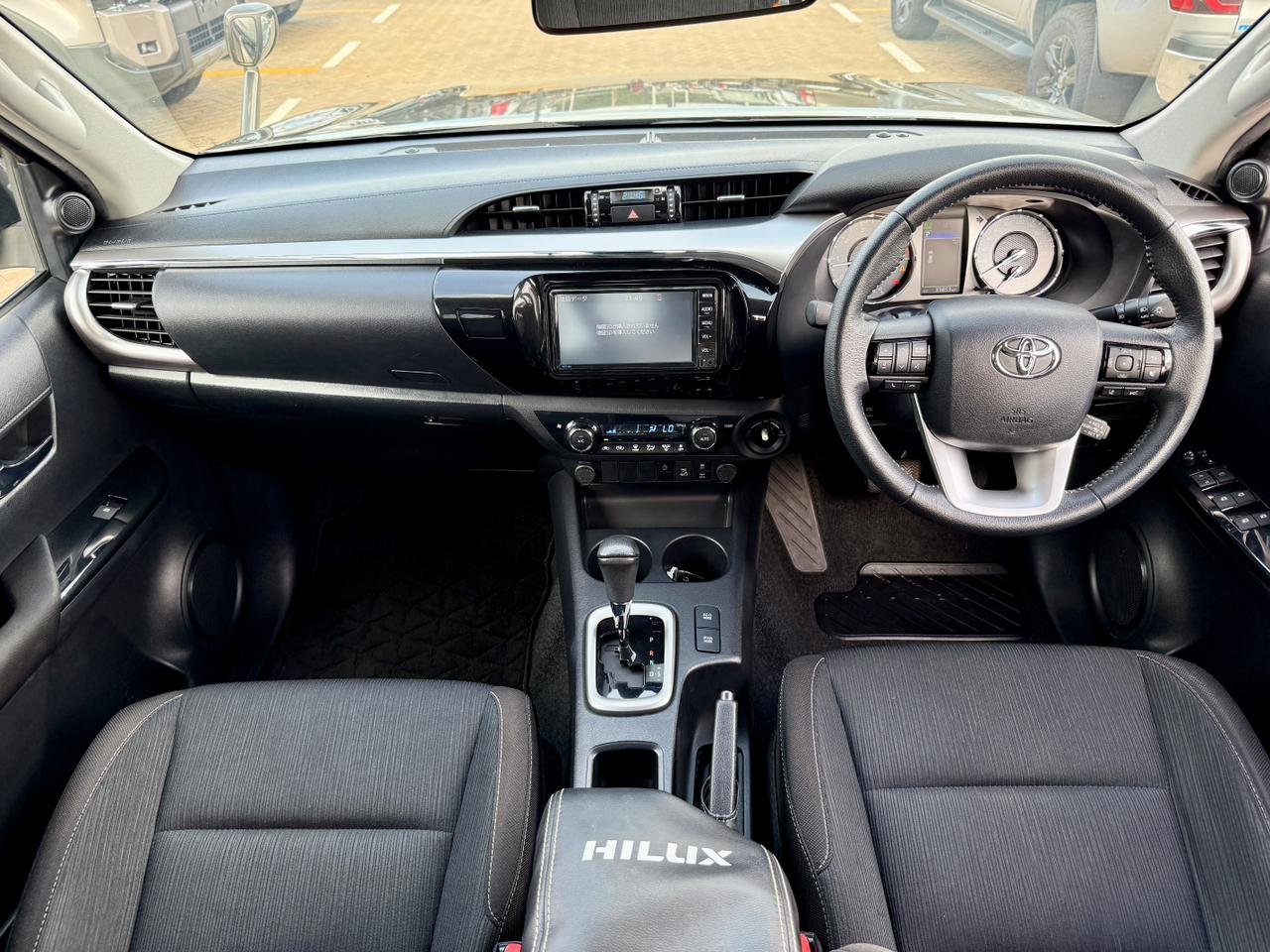 TOYOTA HILUX DOUBLE CAB thumbnail 9