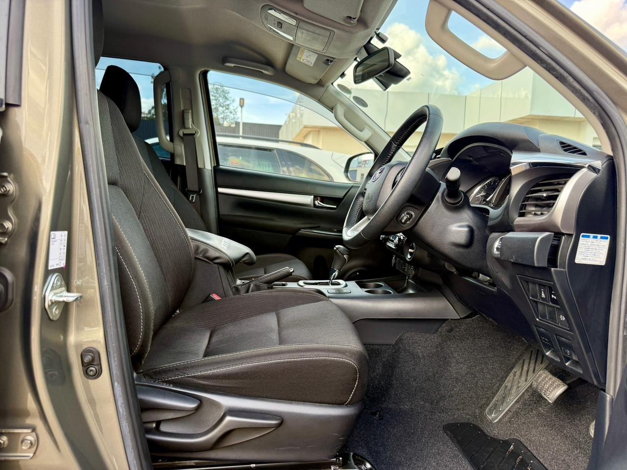 TOYOTA HILUX DOUBLE CAB thumbnail 7
