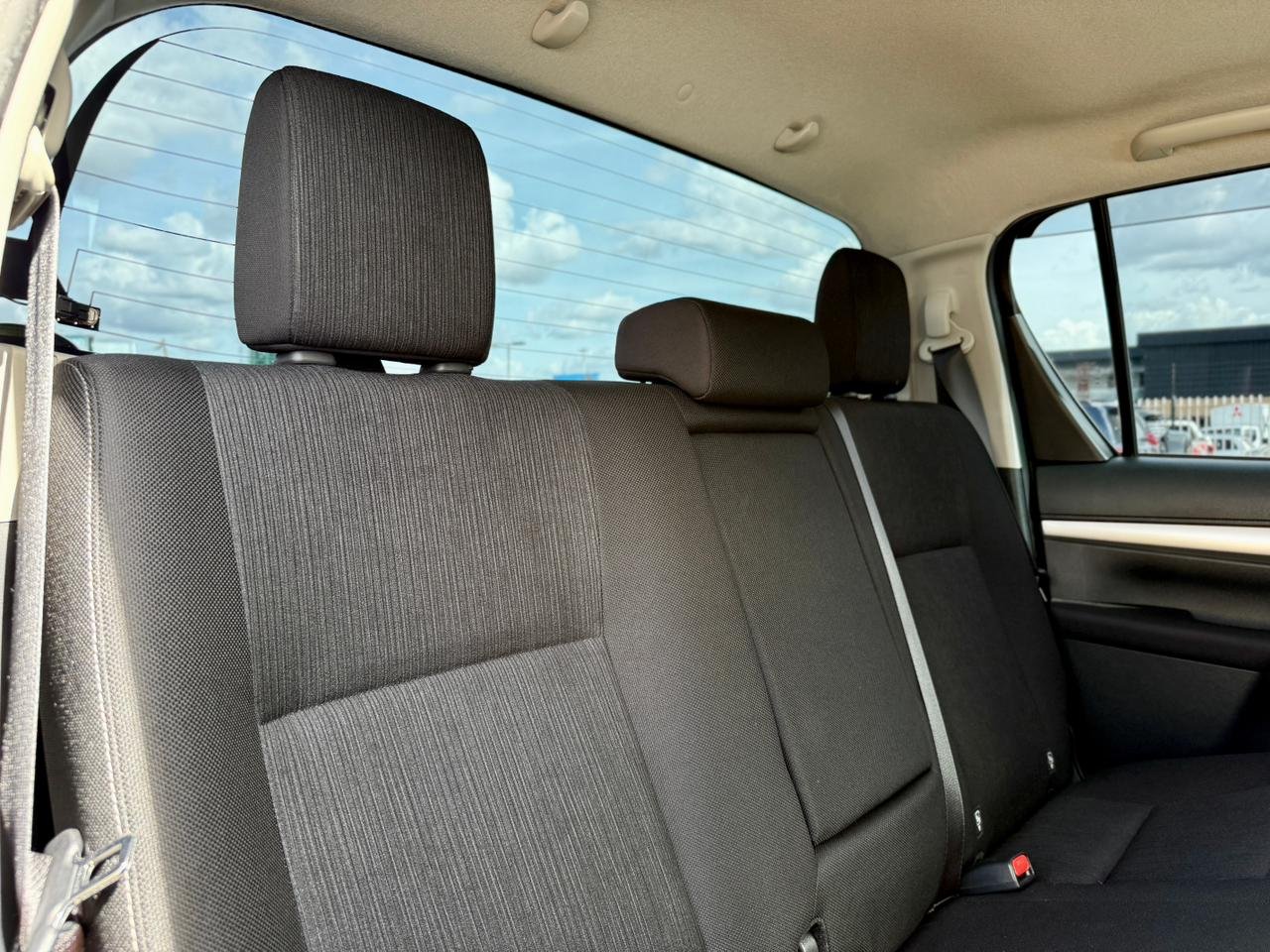 TOYOTA HILUX DOUBLE CAB thumbnail 14
