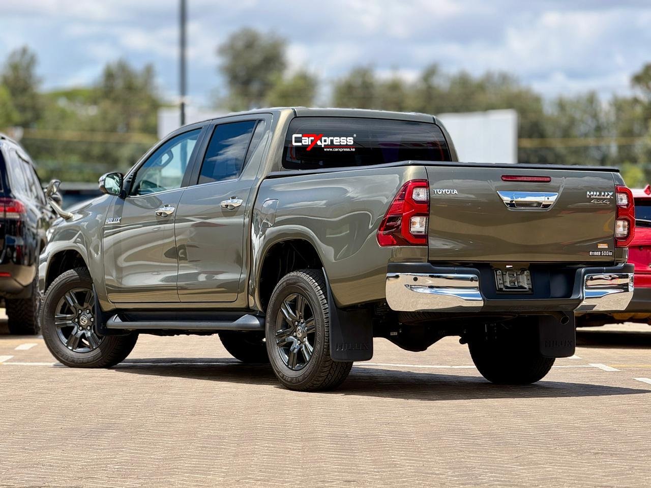 TOYOTA HILUX DOUBLE CAB thumbnail 2