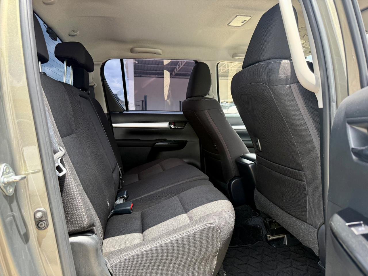 TOYOTA HILUX DOUBLE CAB thumbnail 13