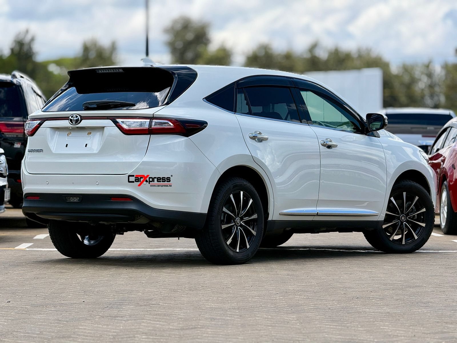 TOYOTA HARRIER ZSU65 thumbnail 2