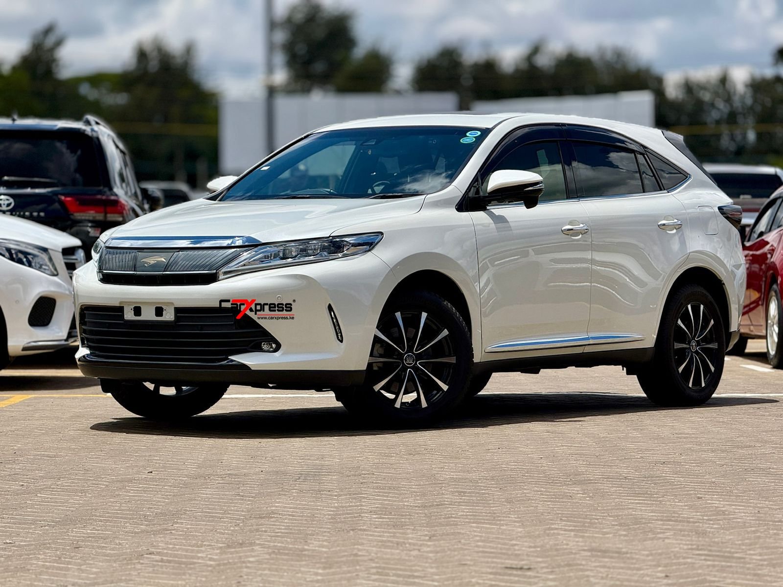 TOYOTA HARRIER ZSU65 thumbnail 5