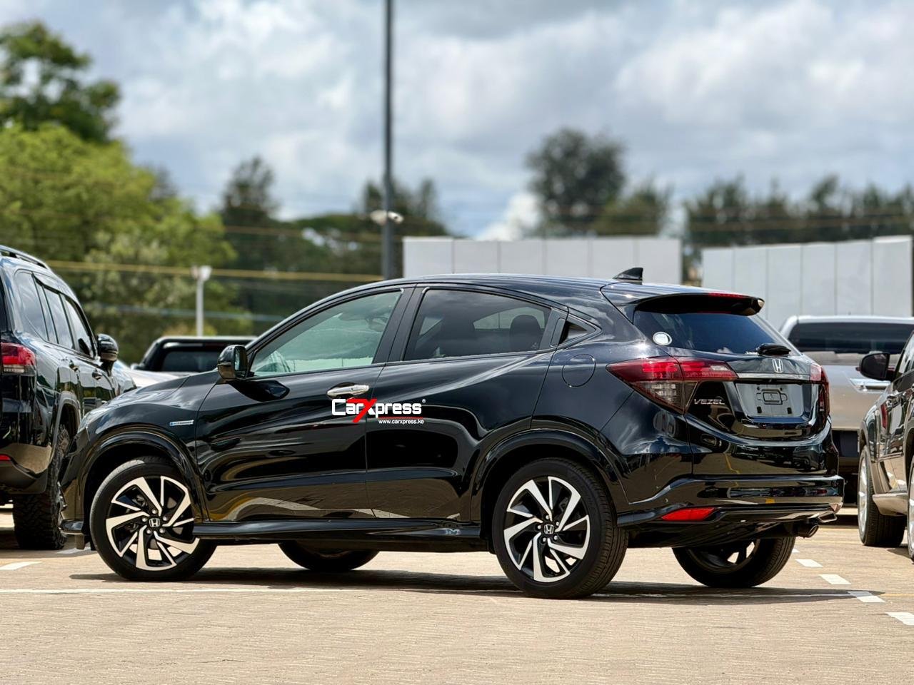 HONDA VEZEL RS HYBRID RU3 thumbnail 2