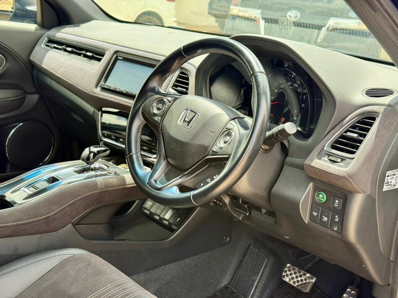 HONDA VEZEL RS HYBRID RU3 thumbnail 12