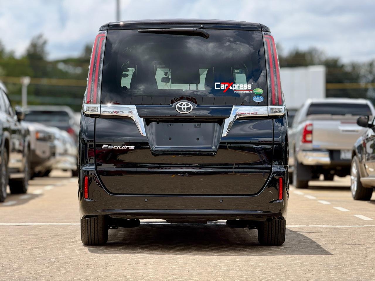 TOYOTA ESQUIRE thumbnail 4