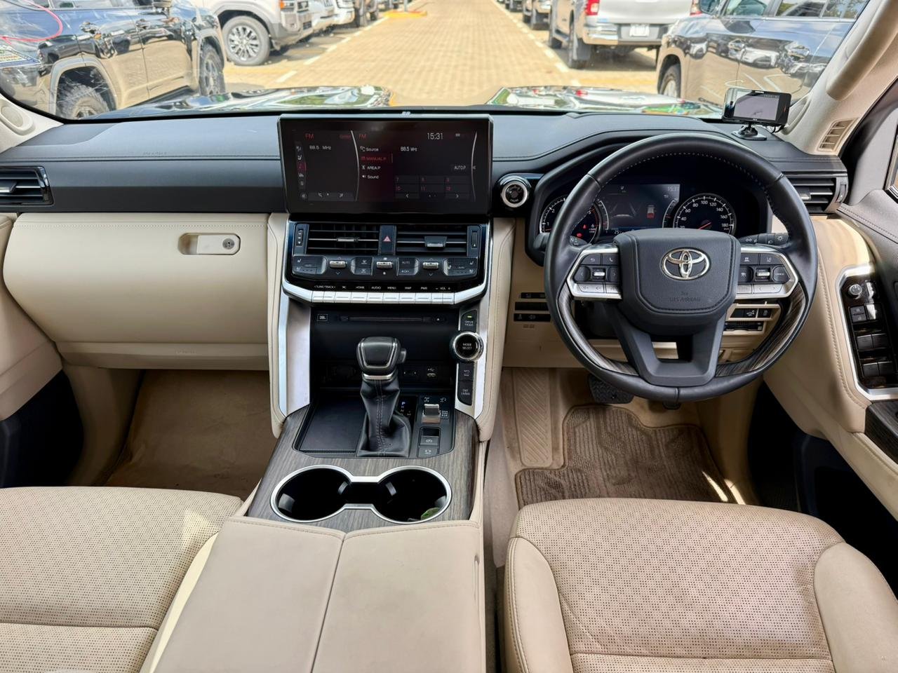 TOYOTA LAND CRUISER 300 SERIES ZX thumbnail 9