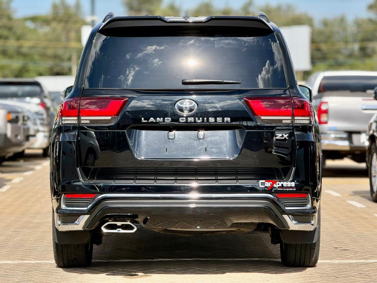 TOYOTA LAND CRUISER 300 SERIES ZX thumbnail 4
