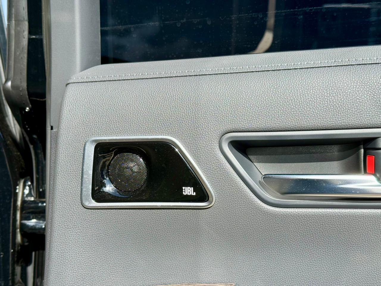 TOYOTA LAND CRUISER 300 SERIES ZX thumbnail 17