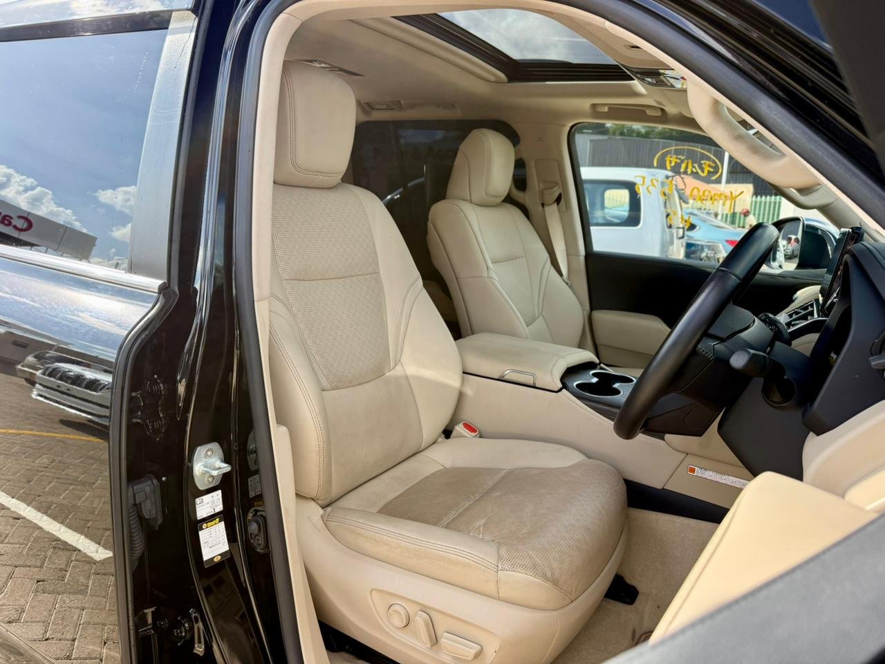 TOYOTA LAND CRUISER 300 SERIES ZX thumbnail 7