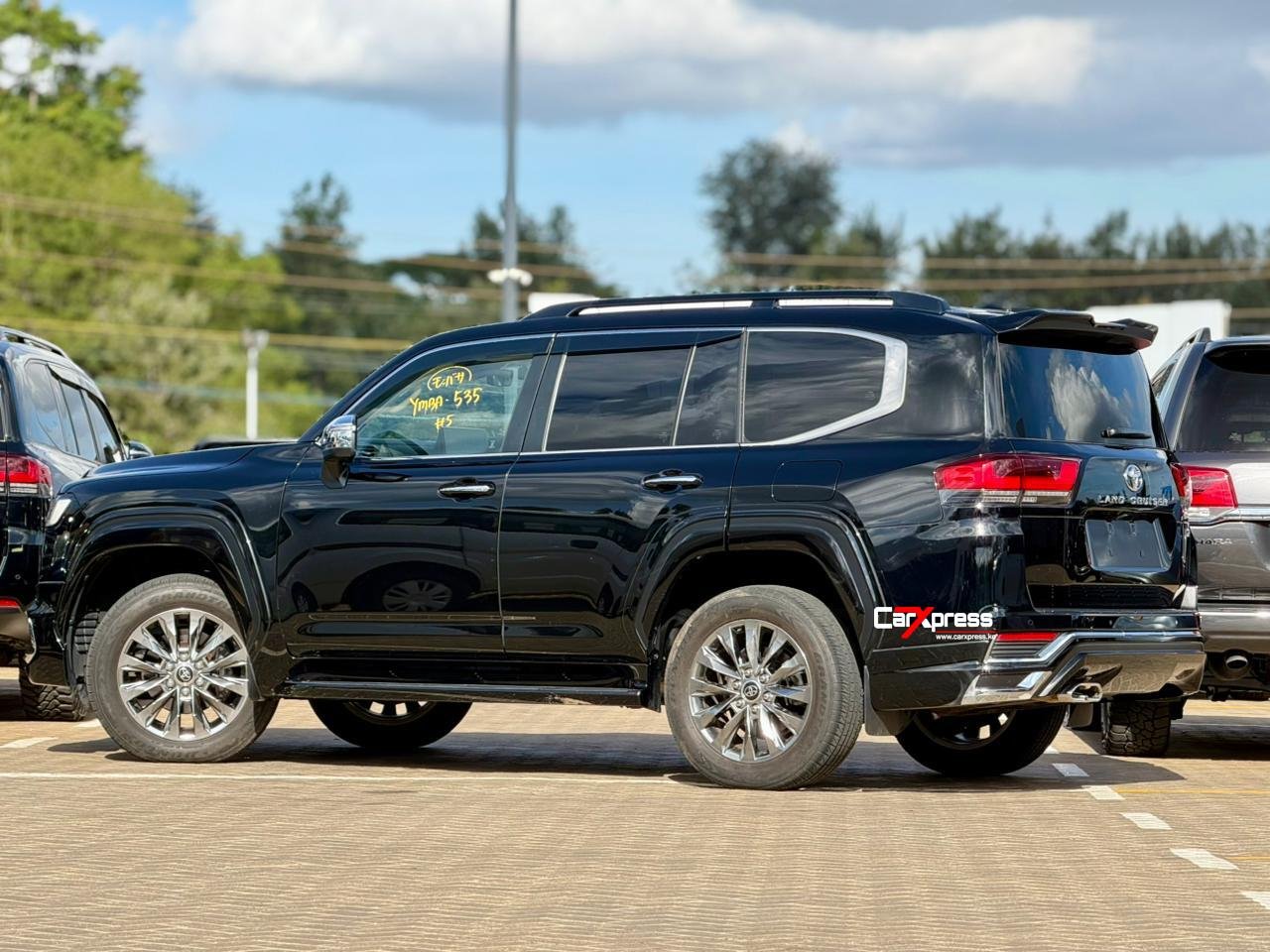 TOYOTA LAND CRUISER 300 SERIES ZX thumbnail 2