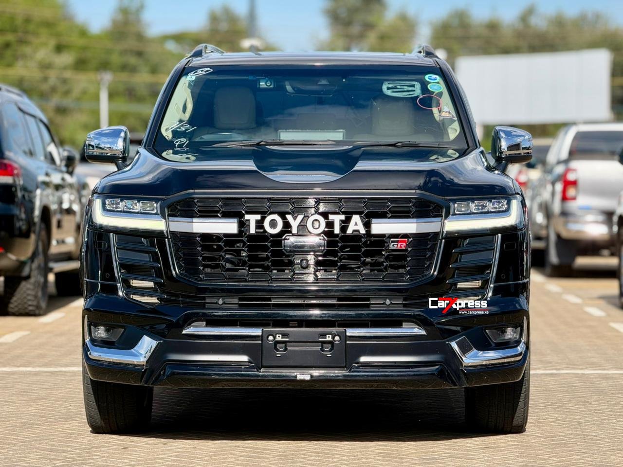 TOYOTA LAND CRUISER 300 SERIES ZX thumbnail 3