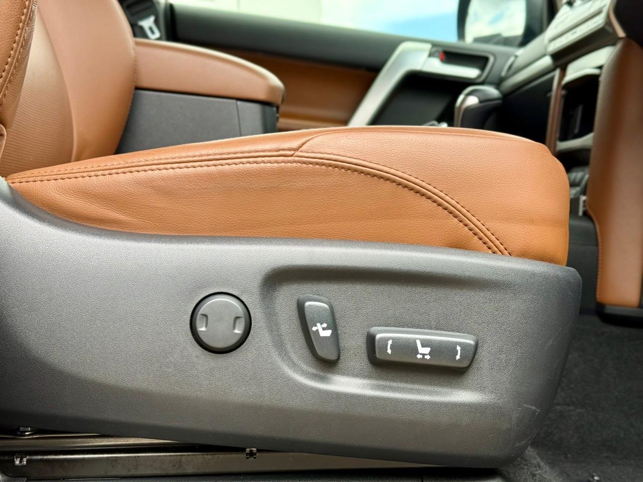 TOYOTA LAND CRUISER PRADO TXL thumbnail 14