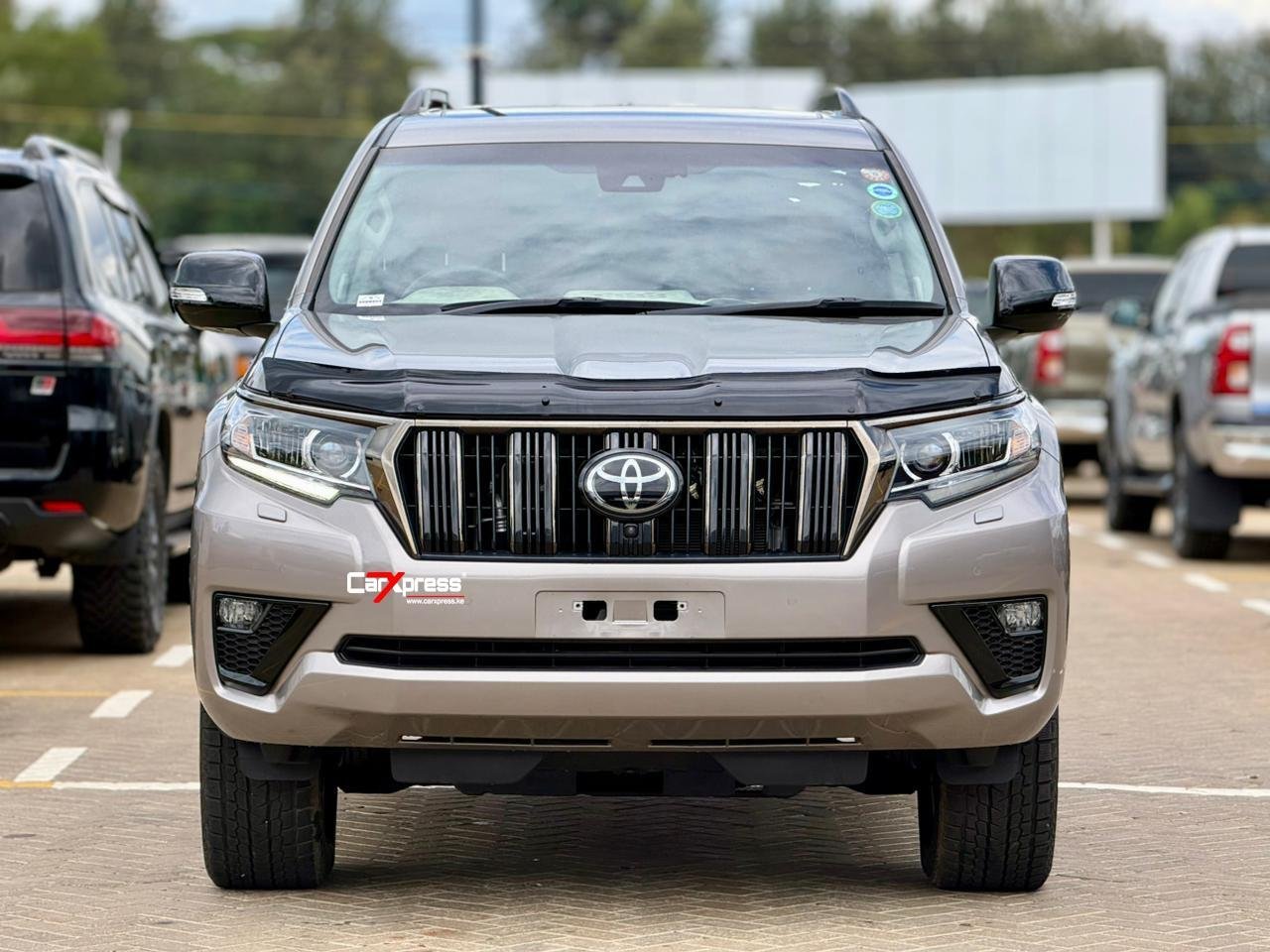 TOYOTA LAND CRUISER PRADO TXL thumbnail 3