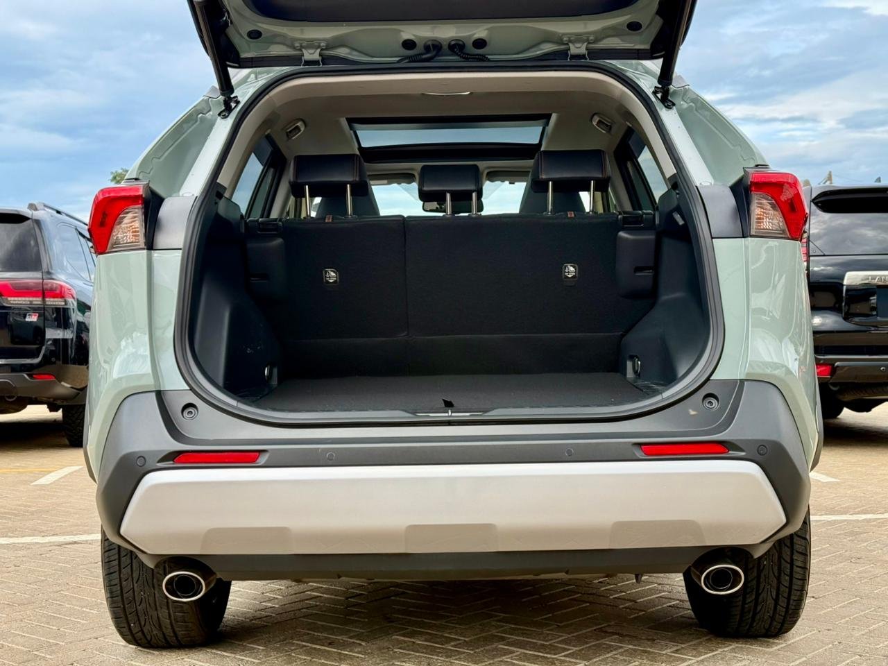 TOYOTA RAV4 ADVENTURE EDITION thumbnail 17