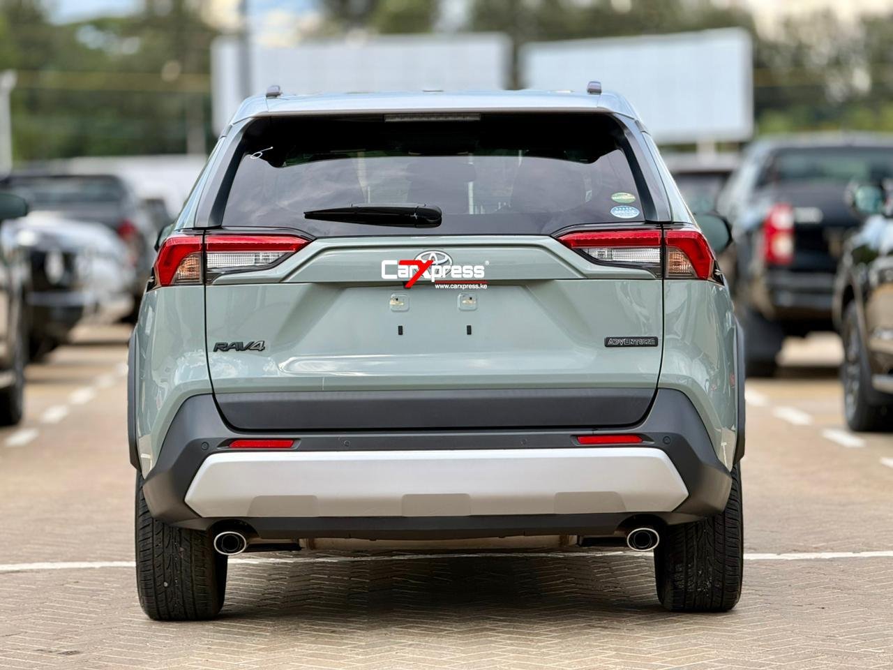 TOYOTA RAV4 ADVENTURE EDITION thumbnail 4
